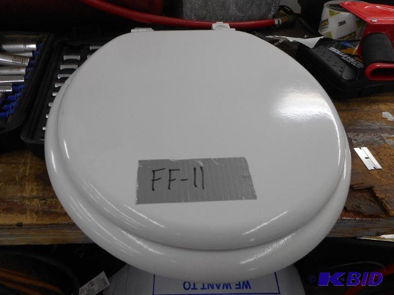 Toilet seat