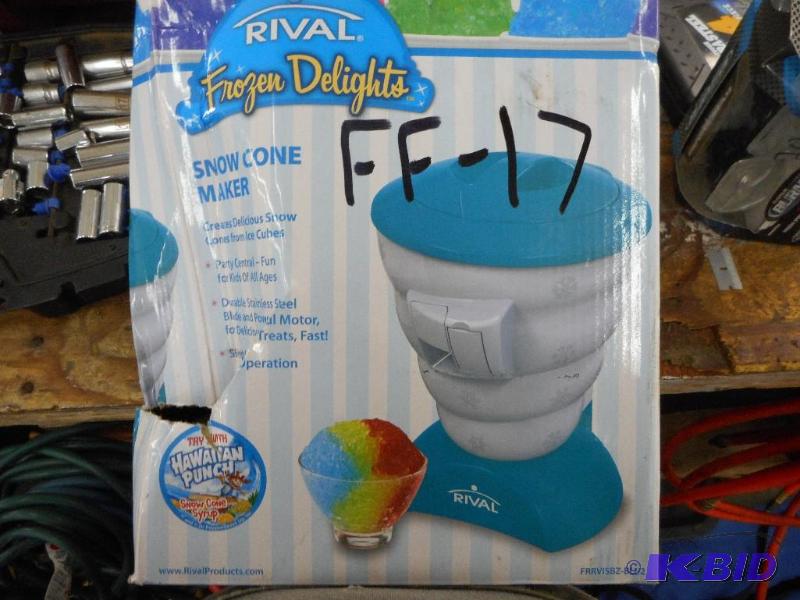 Snow cone machine