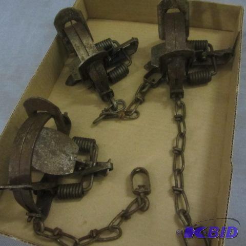 lot 127 image: Victor Jump Traps
