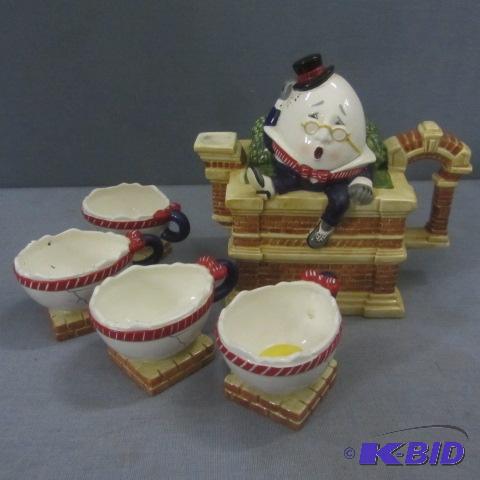 lot 17 image: Dept 56 Humpty Dumpty