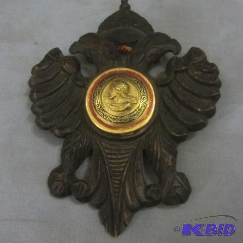 lot 184 image: Wood Crest With Badge