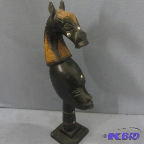 lot 186 image: Zambezi Tribal Statue