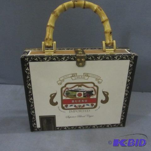 lot 188 image: Cigar Box Purse