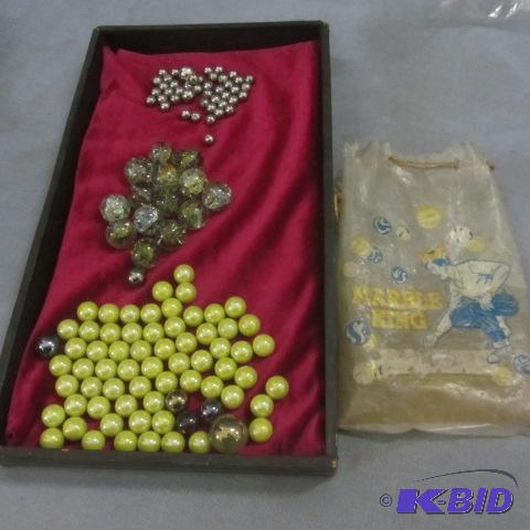 lot 194 image: Marbles, King Bag