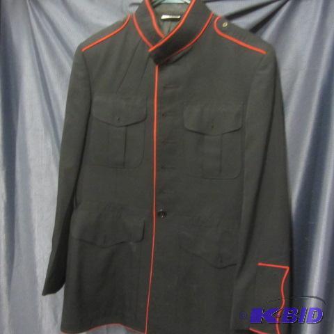 lot 202 image: USMC Dress Jacket