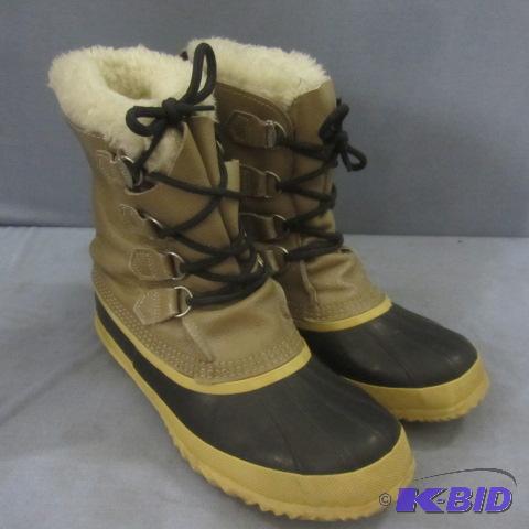 lot 215 image: Sorel Winter Boots