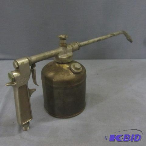 lot 220 image: Imperial Spray Can Gun