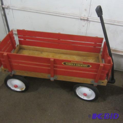 lot 232 image: Radio Flyer Wagon
