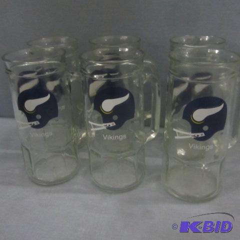lot 28 image: MN Vikings Mugs