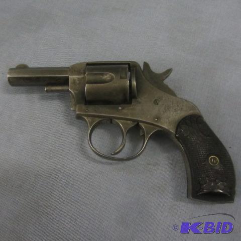lot 57 image: H&R 32cal Revolver
