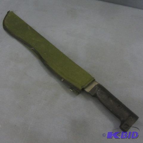 lot 74 image: Machete, Sheath