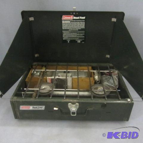 lot 8 image: Coleman Campstove