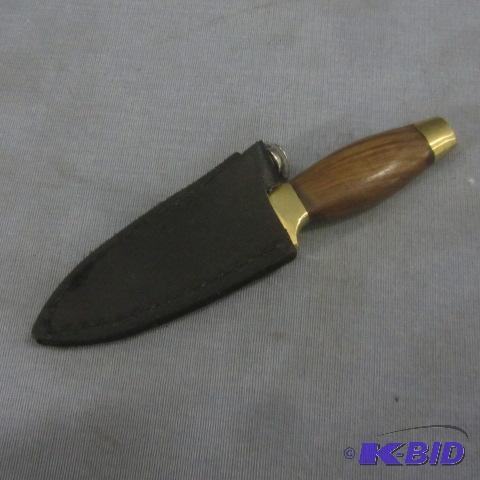 lot 82 image: Paakawood Boot Knife