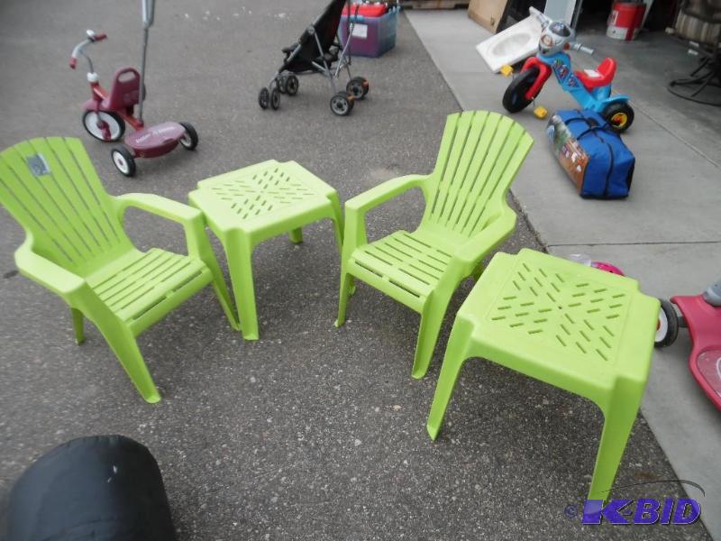 Youth Table and Chairs Set