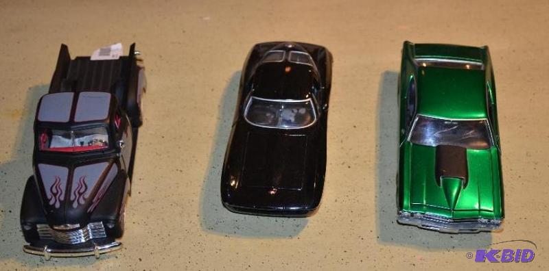 lot 112 image: 3 metal cast cars 8 long - 1953 Chev pick up,...