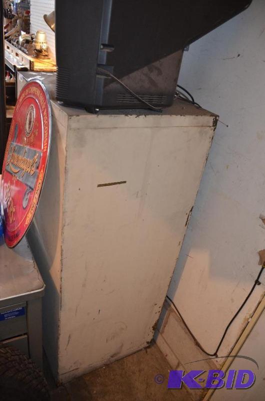 lot 124 image: Allsteel Safe 25x53x22, no key...