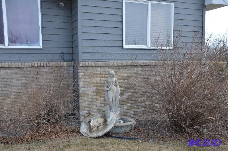 lot 154 image: Statue that can have water running from the s...