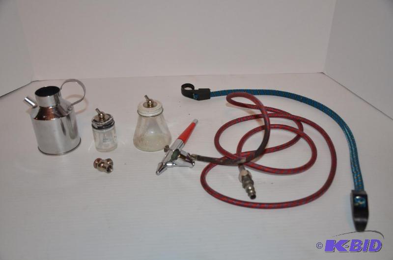 lot 160 image: Airbrush spray painting parts...