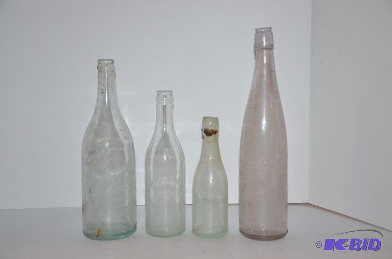 lot 17 image: 4 glass bottles - Gluek Brewing Co, Pabst, Ga...