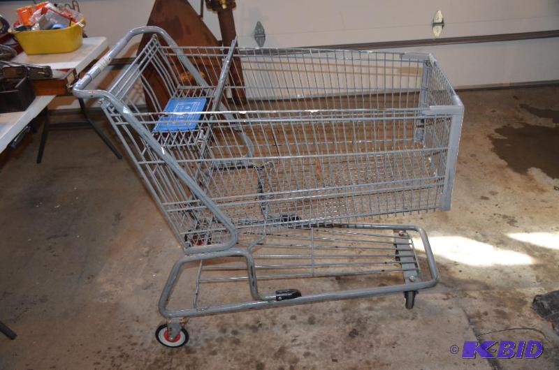 lot 180 image: Metal shopping cart...