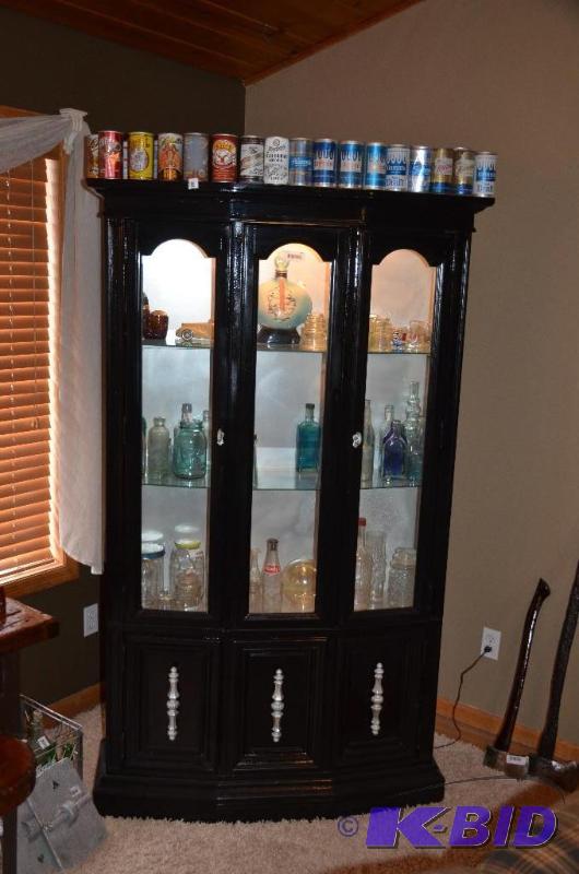 lot 20 image: Wood display cabinet with glass shelves 41x12...