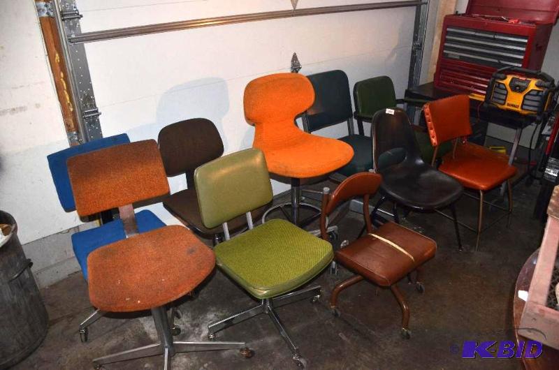 lot 210 image: 10 vintage chairs - Fashion Craft, Harter Cor...