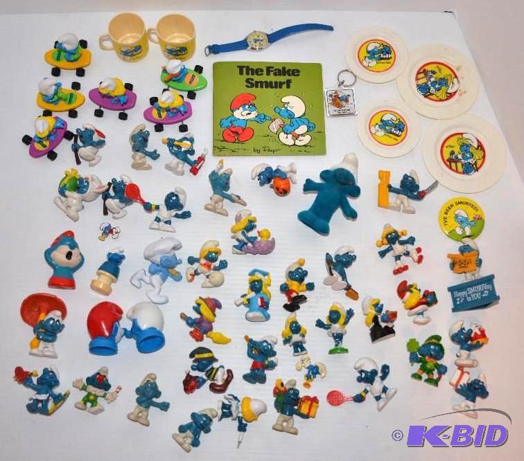 lot 231 image: Large Smurf collection...