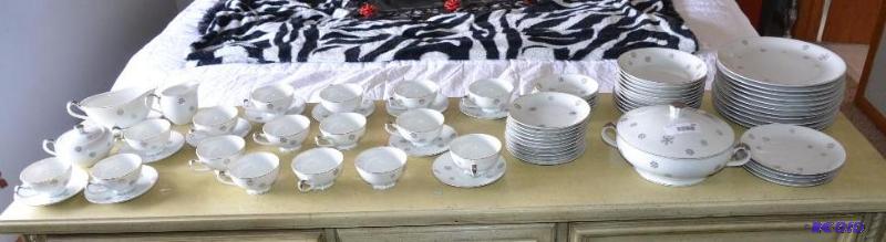 lot 236 image: China set, 7 dinner plates and more by Fine S...