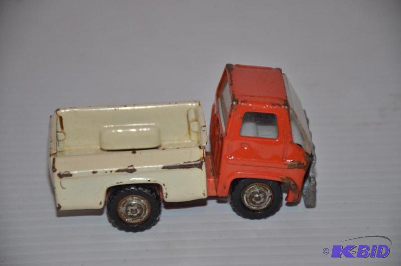 lot 238 image: Vintage Marx truck, pressed steel 2" lon...