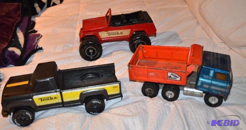 lot 49 image: Tonka toys - Tonka dump truck, Tonka jeep, To...
