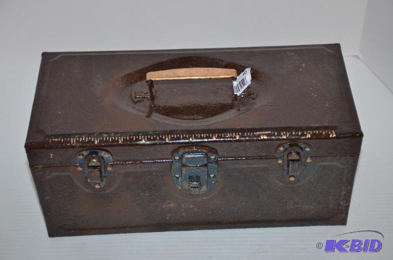 lot 50 image: Vintage tackle box with contents...