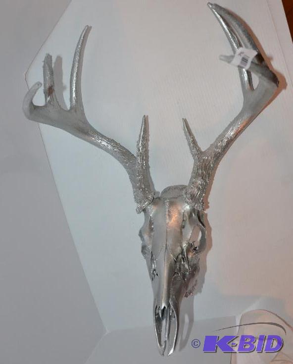 lot 75 image: Deer skull...