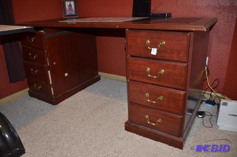 lot 91 image: Wooden desk with drawers 65x32"...