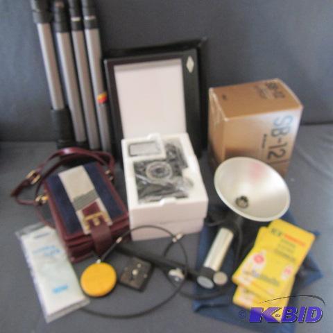 Speedlite, Tripod, Light Tray