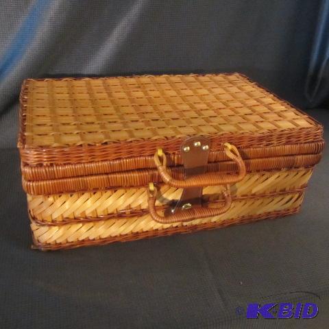 Wicker Picnic Suitcase, Supplies