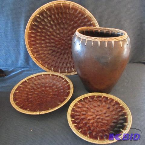 Asum Vase & Plates