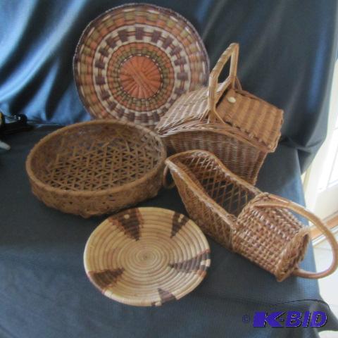 Woven Plates & Baskets