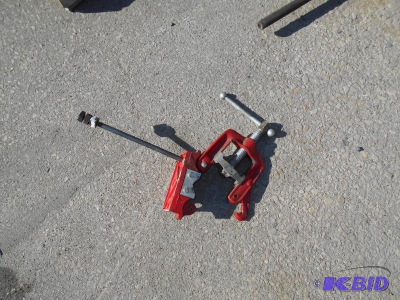 Sears 18 to 2 12 Pipe Vise