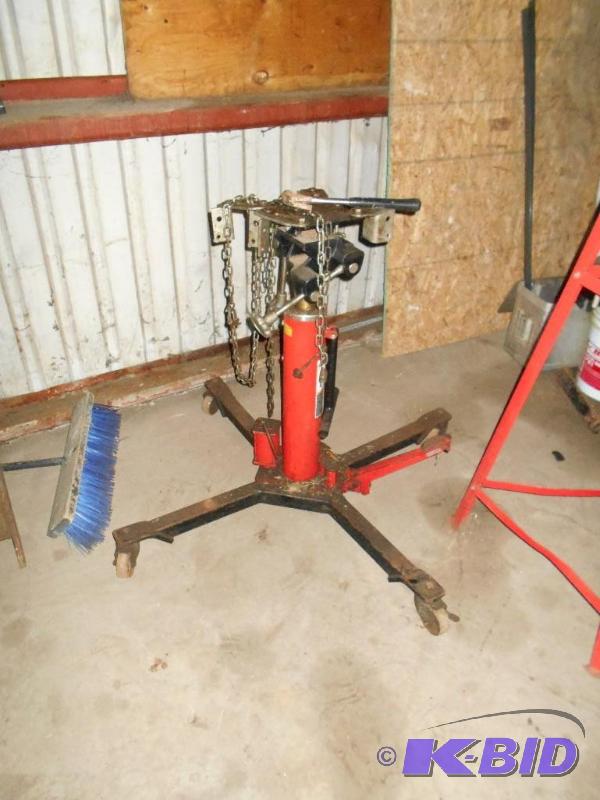 ATD 1000 LB Pneumatic  Pedal Transmission Jack   Hoist Table