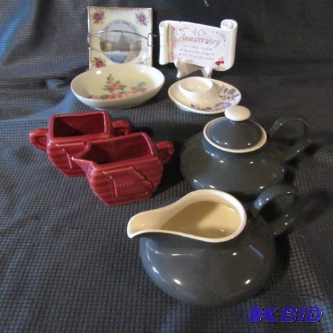Cream & Sugars, Knick Knacks