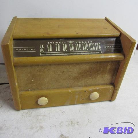 Stewart Warner Table Radio
