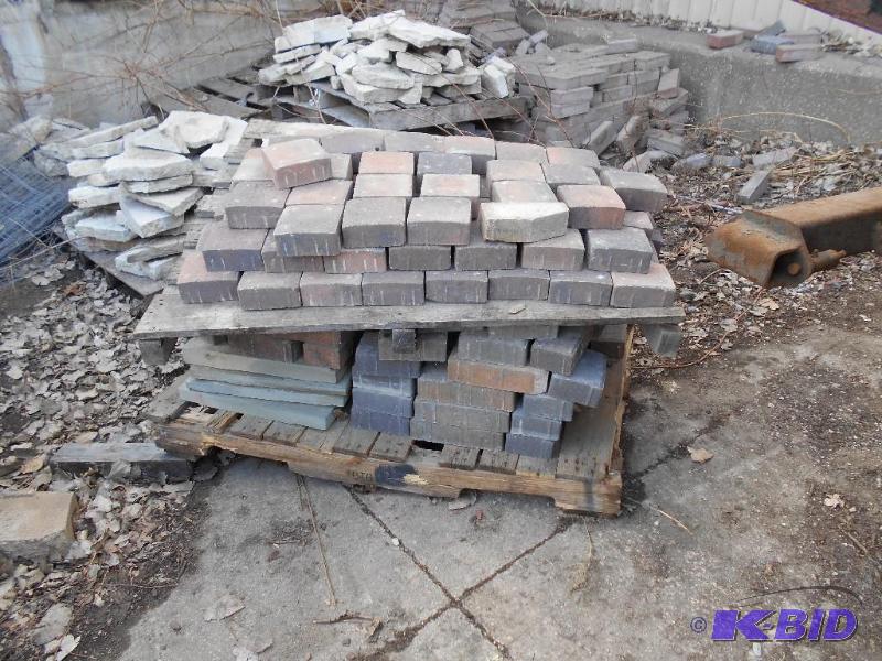 lot 28 image: The top pallet of brick in the photo.