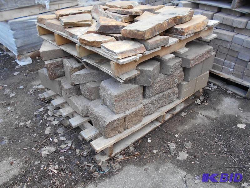lot 29 image: The top pallet of brick in the photo.
