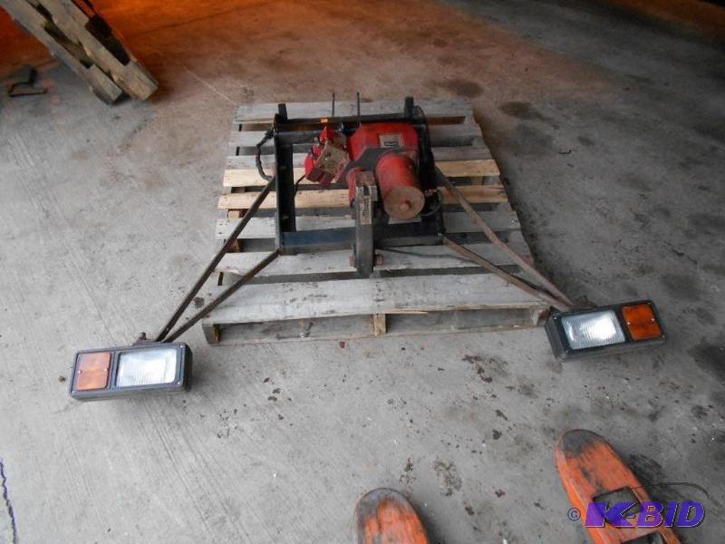 lot 7 image: Western Snow Plow Hydraulic Cylinder