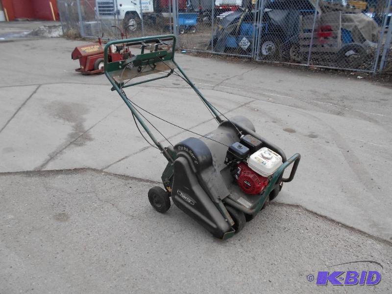 lot 9 image: Turfco Aerator. Runs. 24.