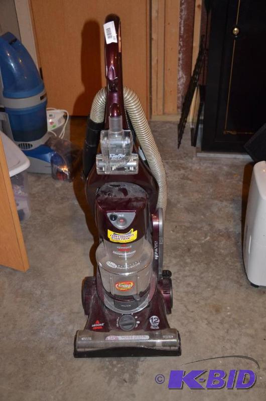 lot 132 image: Bissell 15" wide path model 82G7-1 bagle...