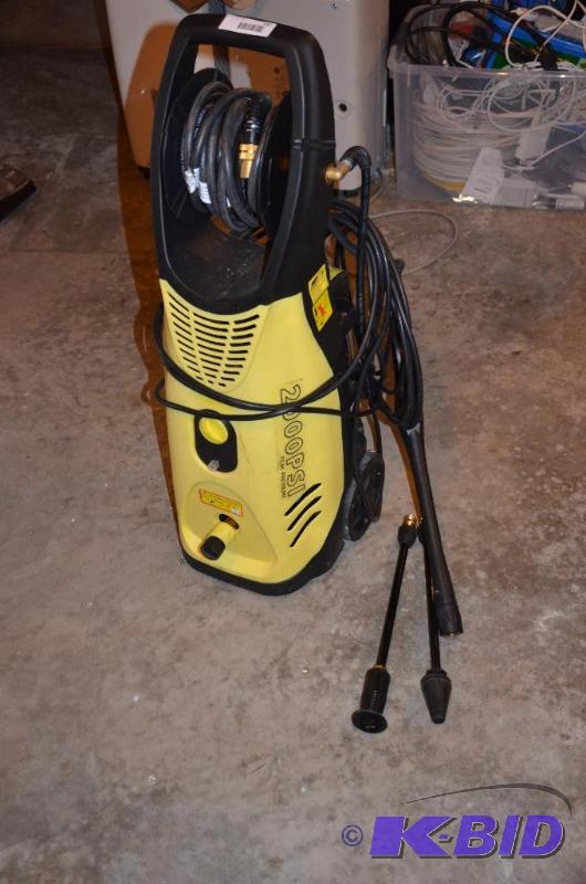 lot 137 image: 2000PSI Pressure Washer...