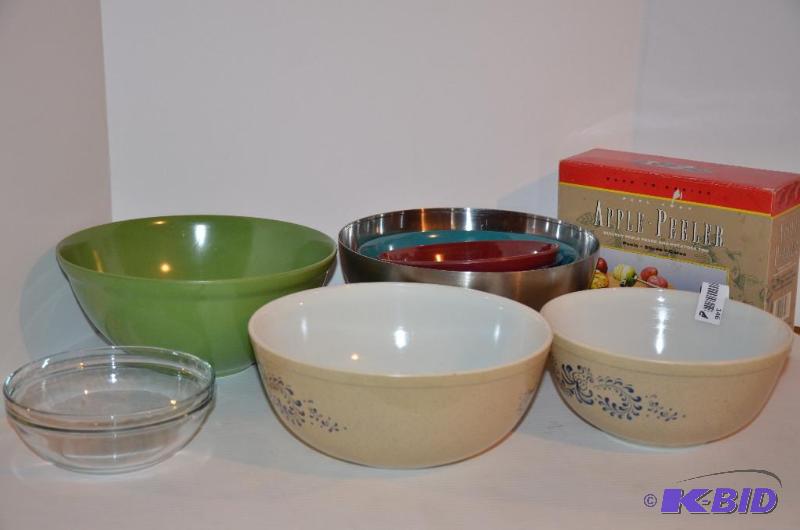lot 146 image: 2 nested bowls, other bowls, Apple Peeler,...