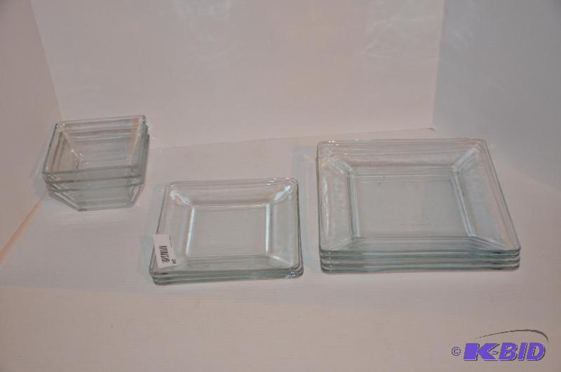 lot 148 image: 3 glass serving dishes 5.5&quotx5.5", 3...