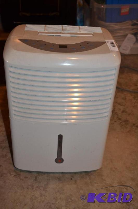 lot 159 image: General Electric model AHM30LKG1 dehumidifier...